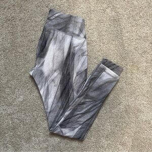 EUC - CALIA by Carrie Underwood Abstract Gray Leggings - size XS
